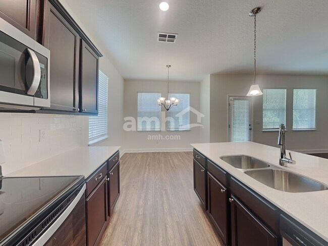 Building Photo - 2221 Saffron Walden Dr