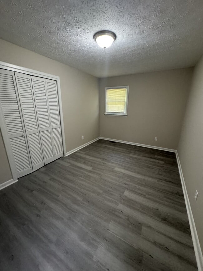 Building Photo - "Charming 3-Bed Oasis with 2 Full Baths on Brookview Drive – Your Perfect Talladega Retreat!"