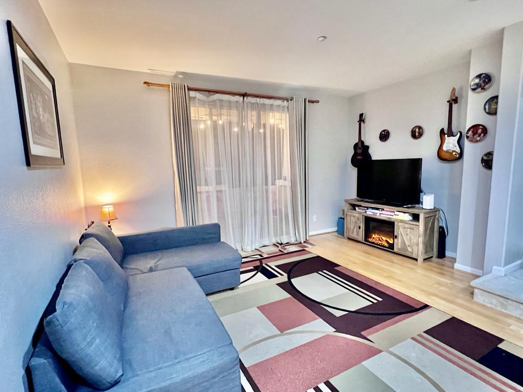 Building Photo - 2622 Baton Rouge Dr