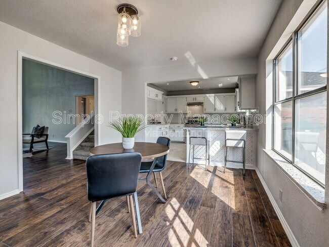 Building Photo - 2320 Yellowstone Dr