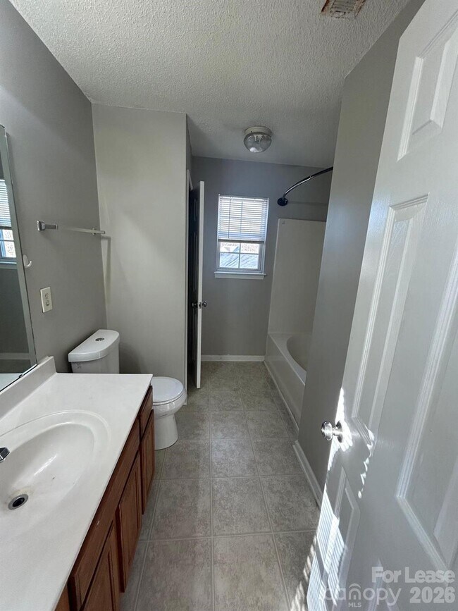 Building Photo - 9510 Isaac Hunter Dr