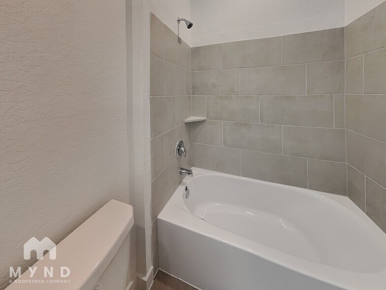 Building Photo - 10554 Ysasmendi Rdg