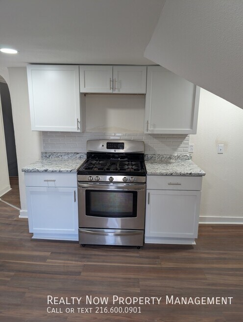 Building Photo - 7501 Berry Ave