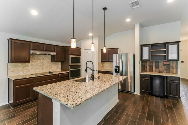 Building Photo - Amazing home ready to move in!
