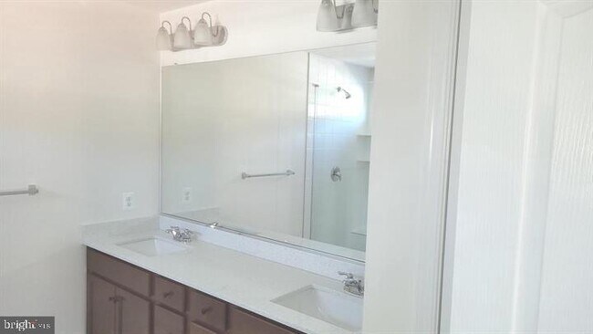 Building Photo - 9360 Seney Ln