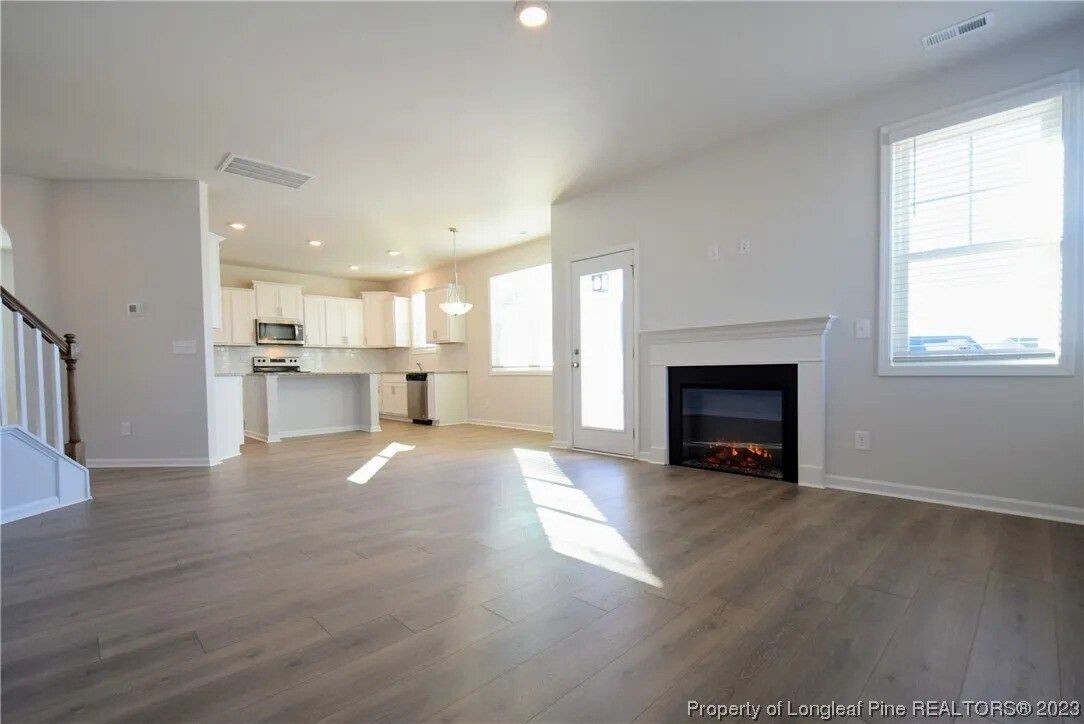 Building Photo - 347 Brentmoor Dr