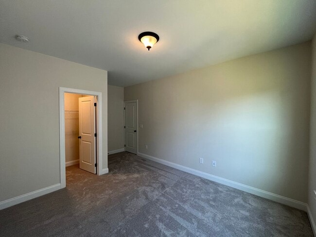 Building Photo - Stunning 5BD, 4.5BA Knightdale Home with Spacious Open Interior, Bonus Loft, and Modern Upgrades ...