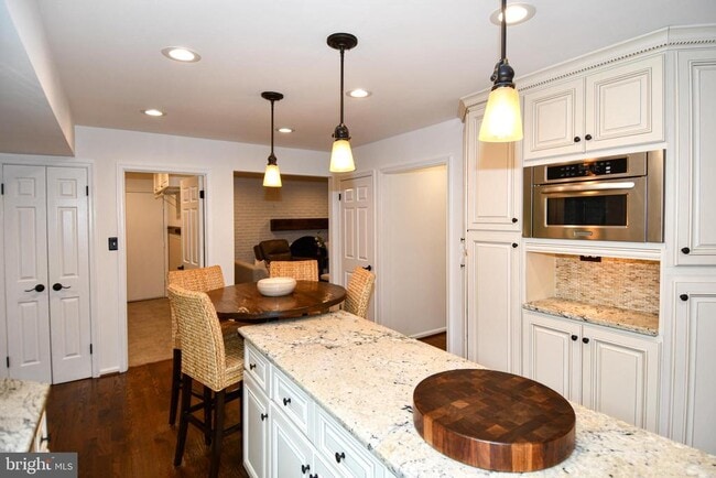Building Photo - 12134 Holly Knoll Cir