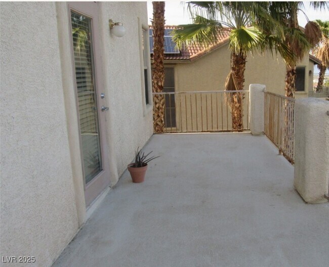 Primary Photo - 3044 Andretti Ln