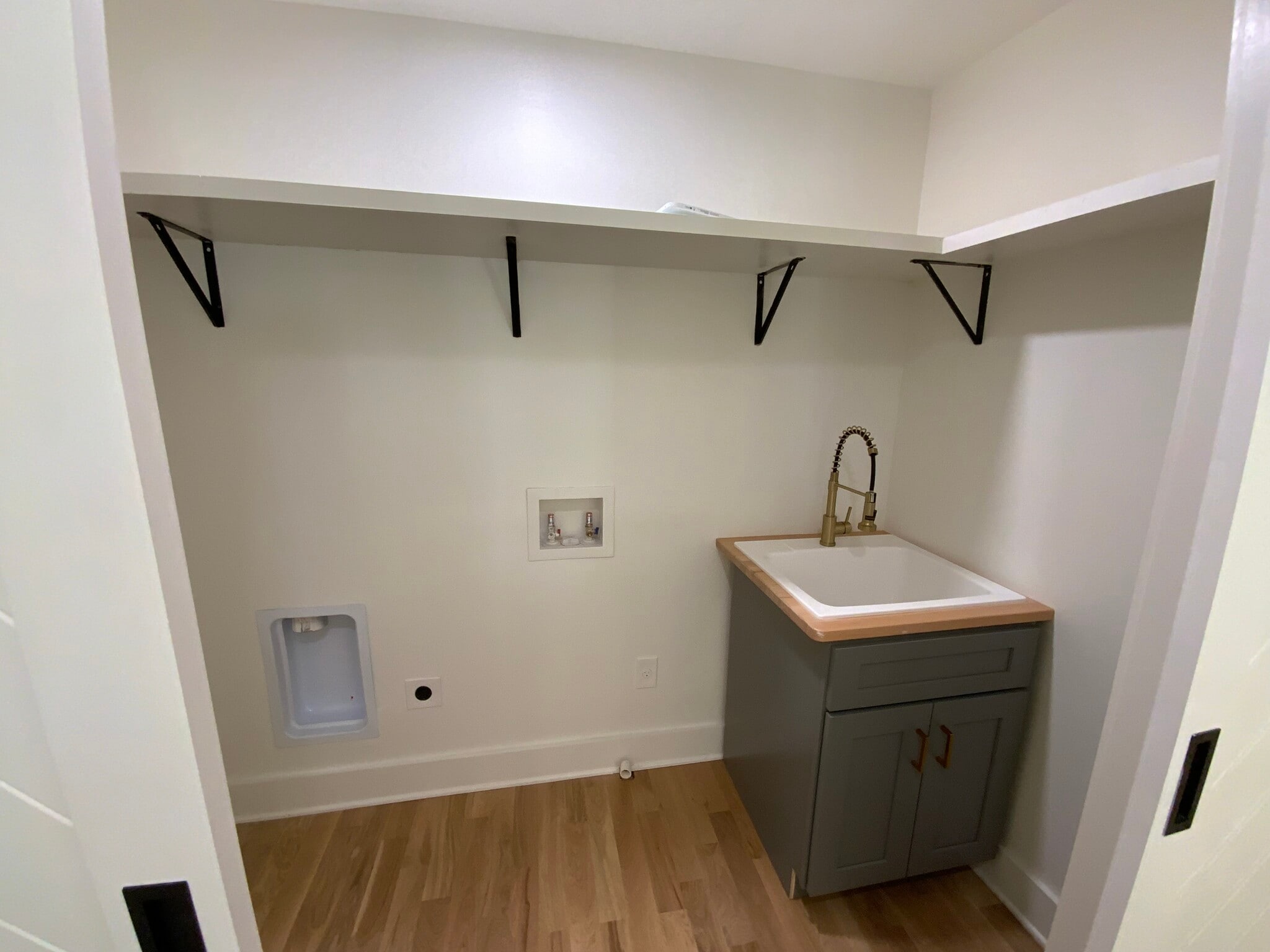 Laundry - 116 3rd Ave