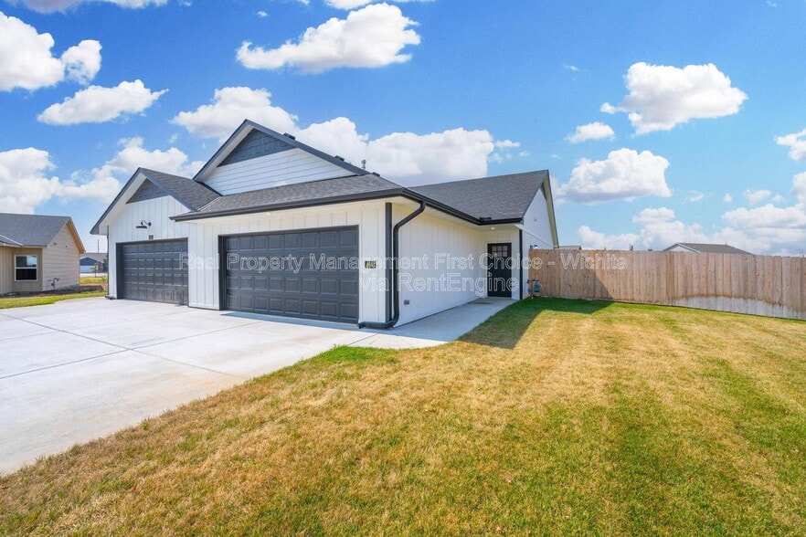 Building Photo - 3421 W 45th St S