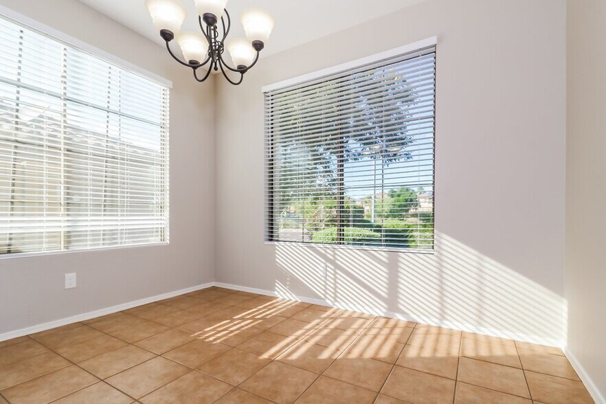 Building Photo - 15119 W Banff Ln