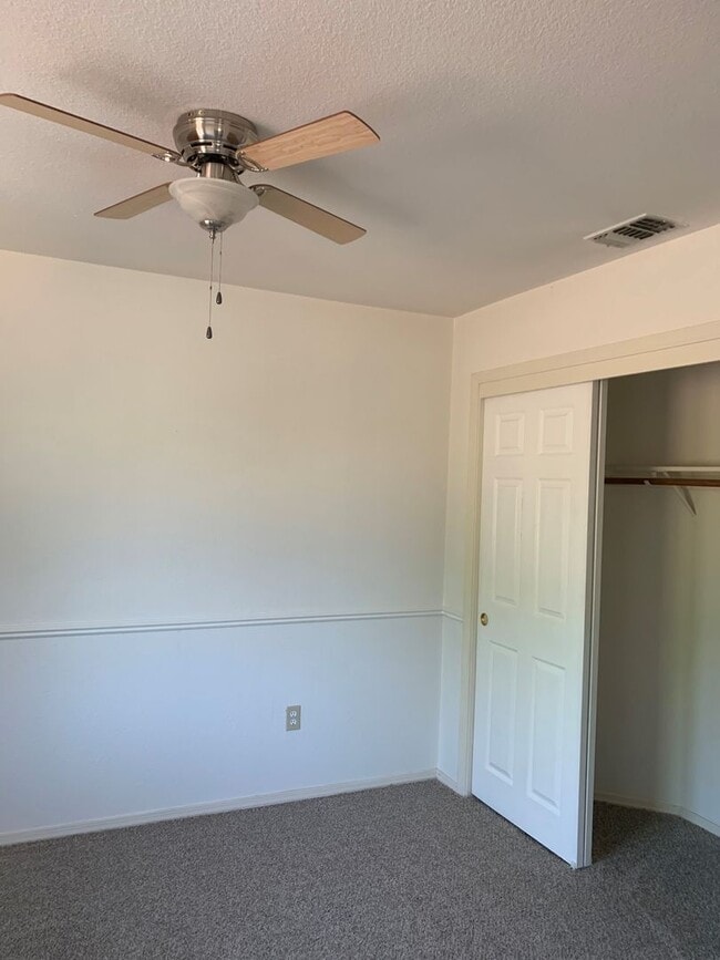 Building Photo - 5828 Laguna Vale Way