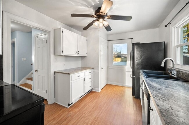 Building Photo - Charming Updated Home in the Heart of Jeffersontown