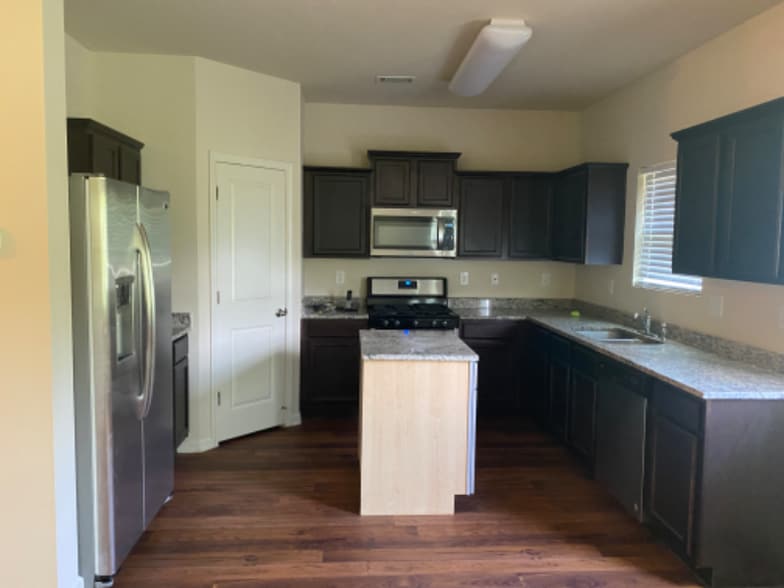 Building Photo - 2370 Allman Dr