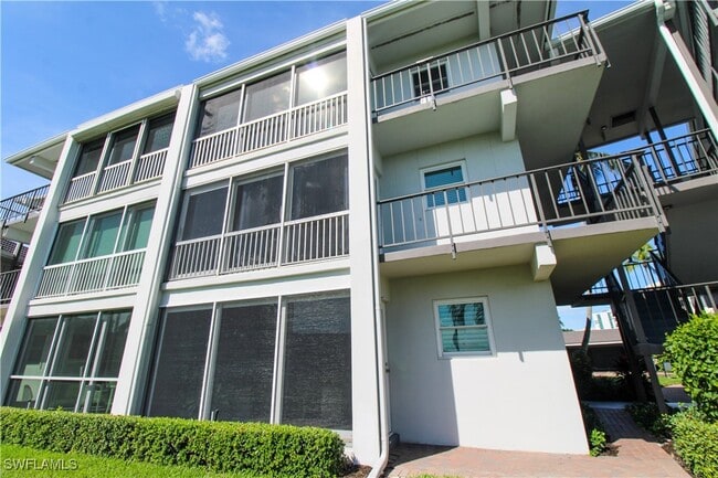 Building Photo - 3400 Gulf Shore Blvd N