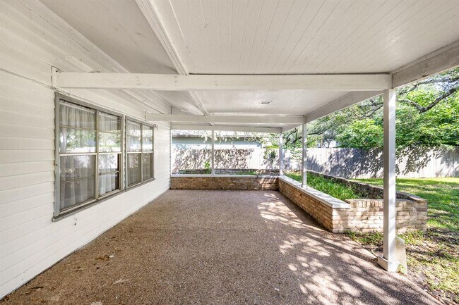 Building Photo - 4007 Edgerock Dr