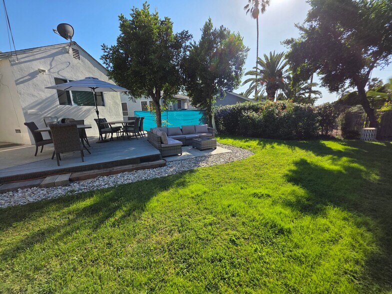 Building Photo - 24542 San Marcos Dr