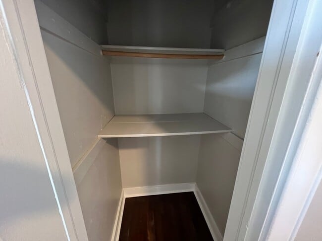 Building Photo - Renovated 2BR House