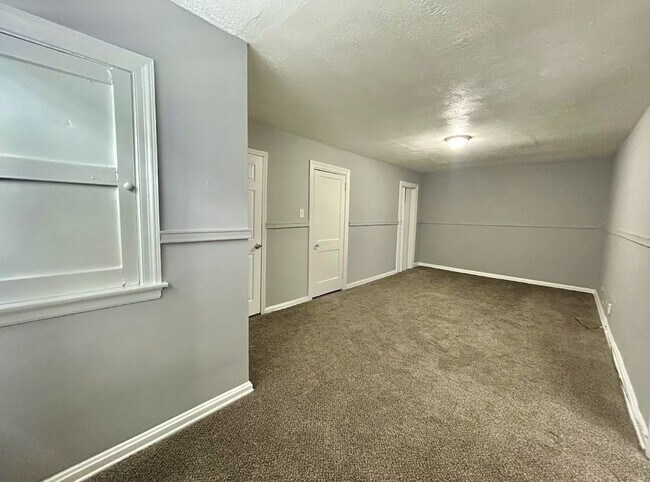 Building Photo - 45 S Miami Ave