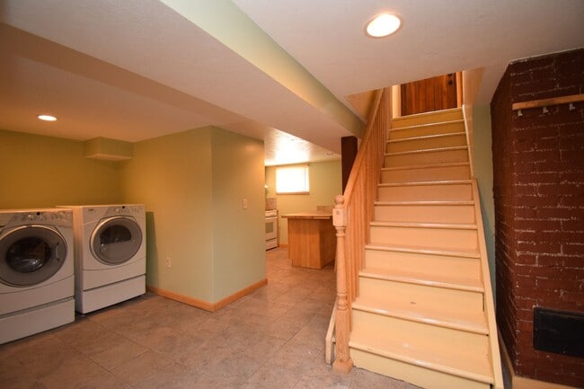Building Photo - Amazing Home in Millcreek with Backyard Oasis!
