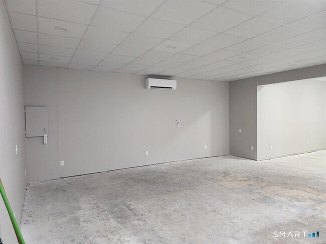 Building Photo - 16 Church St