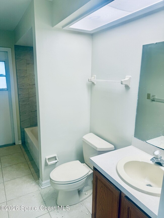 Building Photo - 4795 Riverside Rd