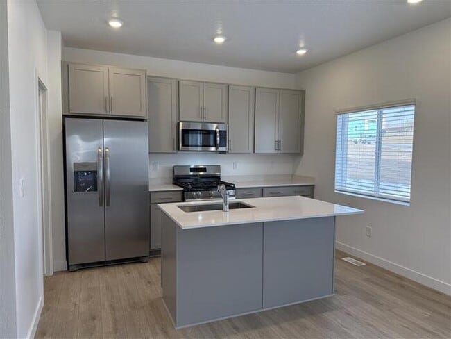 Building Photo - 1508 Charmer Ln