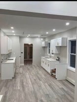 Building Photo - 7 Cottage Street Ext