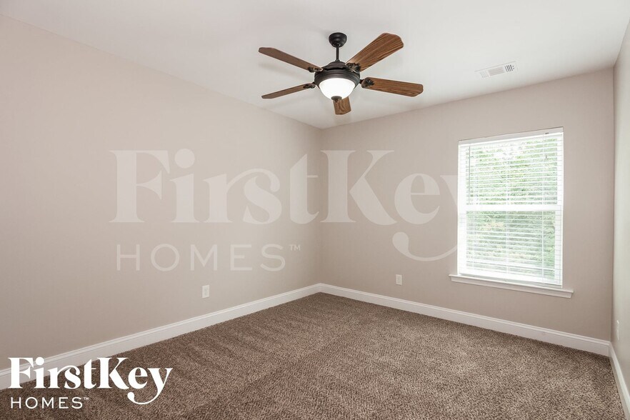 Building Photo - 10620 Bur Oak Dr