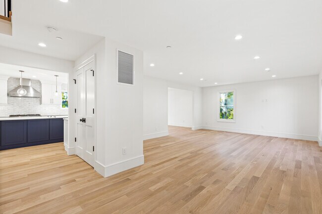 Building Photo - 19 Highland Park Pl