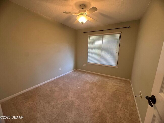 Building Photo - 1917 Goldenrod Way