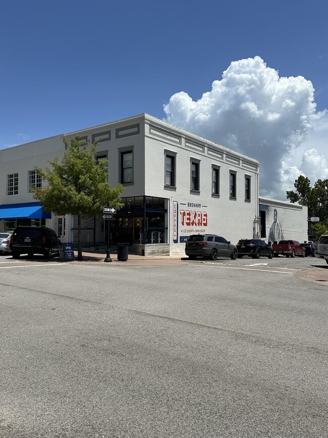 Building Photo - 102 E Alamo St