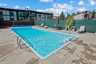 Building Photo - Spacious And Nicely Updated 2 bed 1 Bath Condo unit w/ full size laundry