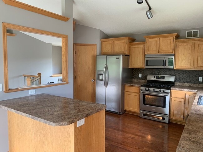 Building Photo - 4 Bed | 2 Bath House in Andover School District