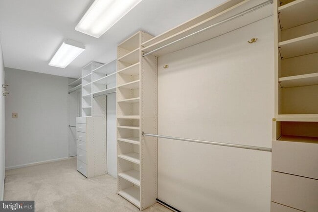 Building Photo - 821 N Latham St