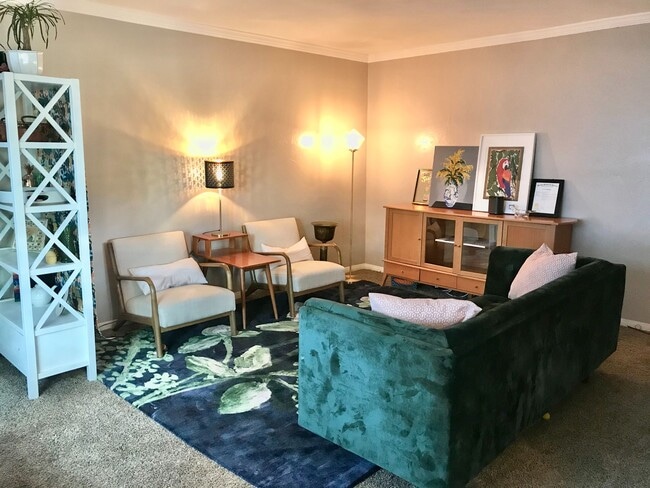 Primary Photo - First's Month's Rent FREE with signed 6 or...
