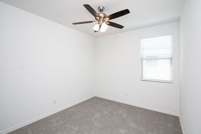 Building Photo - MOVE IN SPECAILS!! ONE MONTH RENT FREE!! Laveen Home Up For RENT! 4BD 2.5 BA