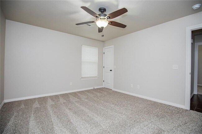 Building Photo - 6105 S 38th St