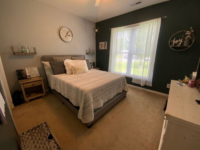 Building Photo - Welcome to Raintree Subdivision!