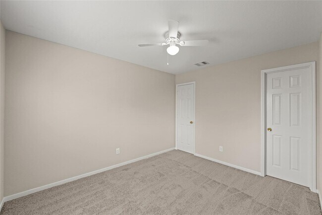 Building Photo - 3006 Madison Elm St