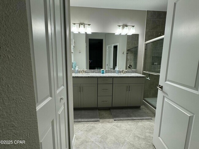 Building Photo - 8436 Dreams Float Ct