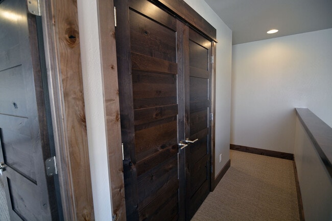 Building Photo - Luxury Condo, Center of Bozeman