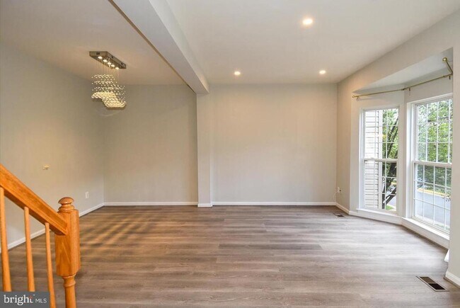 Building Photo - 21786 Mornington Cresent Terrace