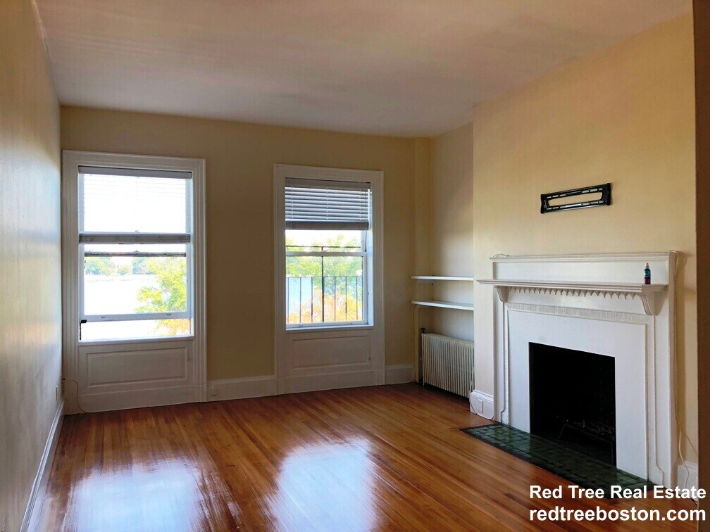 Building Photo - 470 Beacon St