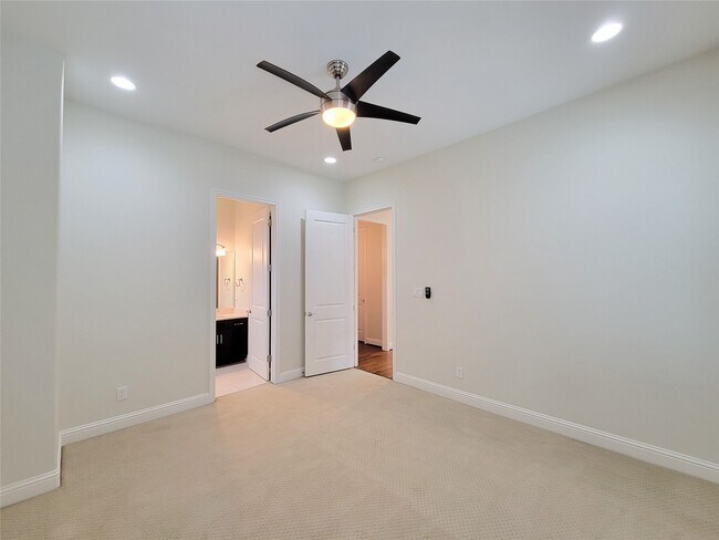 Building Photo - 5520 Kiam St