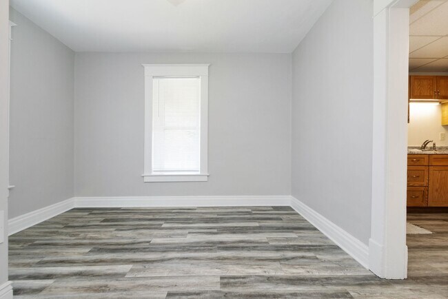 Building Photo - Large Beautiful Home, Close to Fort Riley