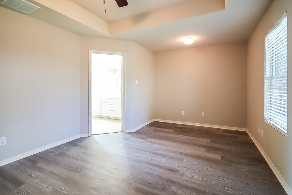 Building Photo - 18407 Knob Hill Lake Ln