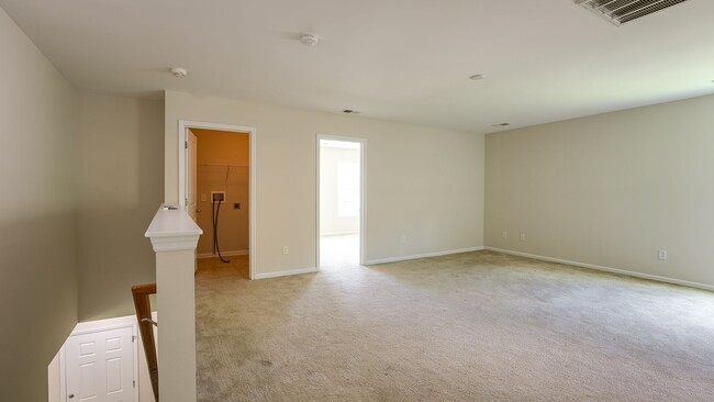 Building Photo - 4 Bedroom 2.5 Bath House in Sophia Landing...