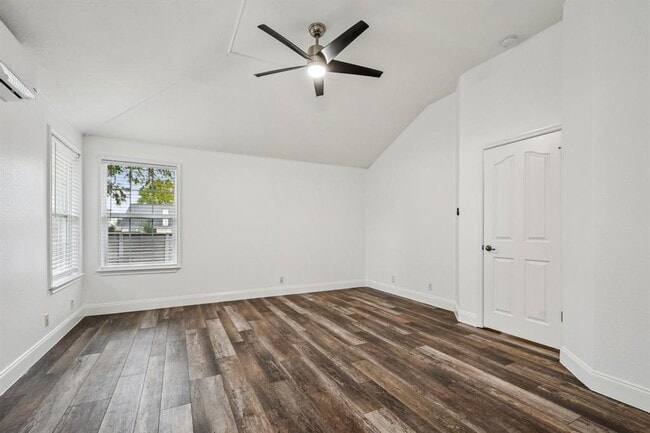 Building Photo - 16800 Bailey Jean Dr